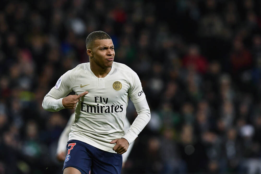 肾囊肿患者, 留意腿脚3种情况, 出现一个, 都是肾功能受损!